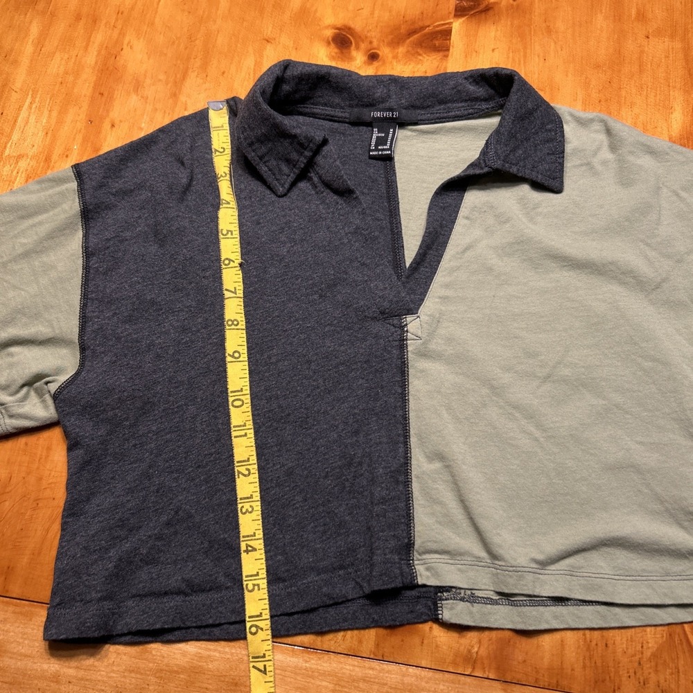 Forever 21 Preppy Y2K Colorblock Crop Top‎ Grey Green Polo V-Neck Cotton Sporty - Picture 4 of 7